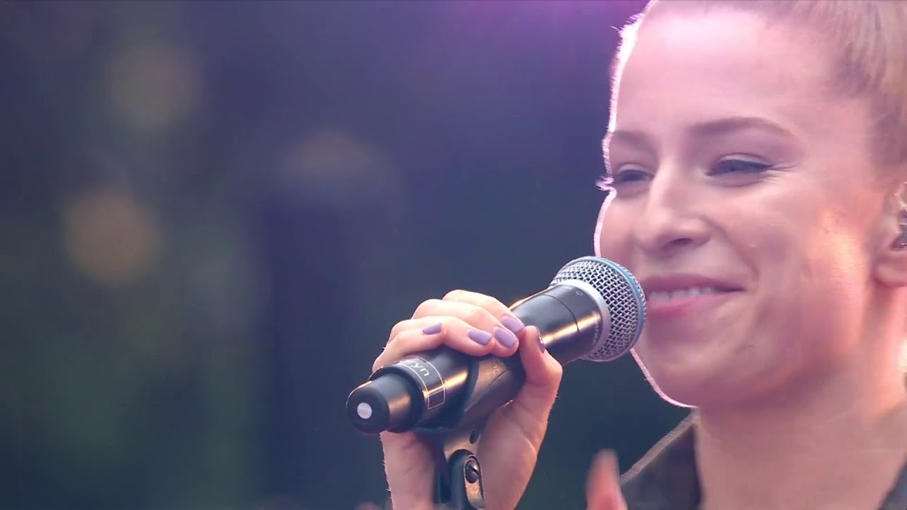 #LORYN- STAND BY live Perform ft.#RUDIMENTALUK at #CWC19 with LYRICS