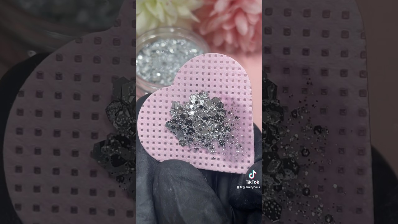 I must say! The most beautiful silver glitter acrylic I have ever seen! 🫶🏼 #acrylicnails #nailtech