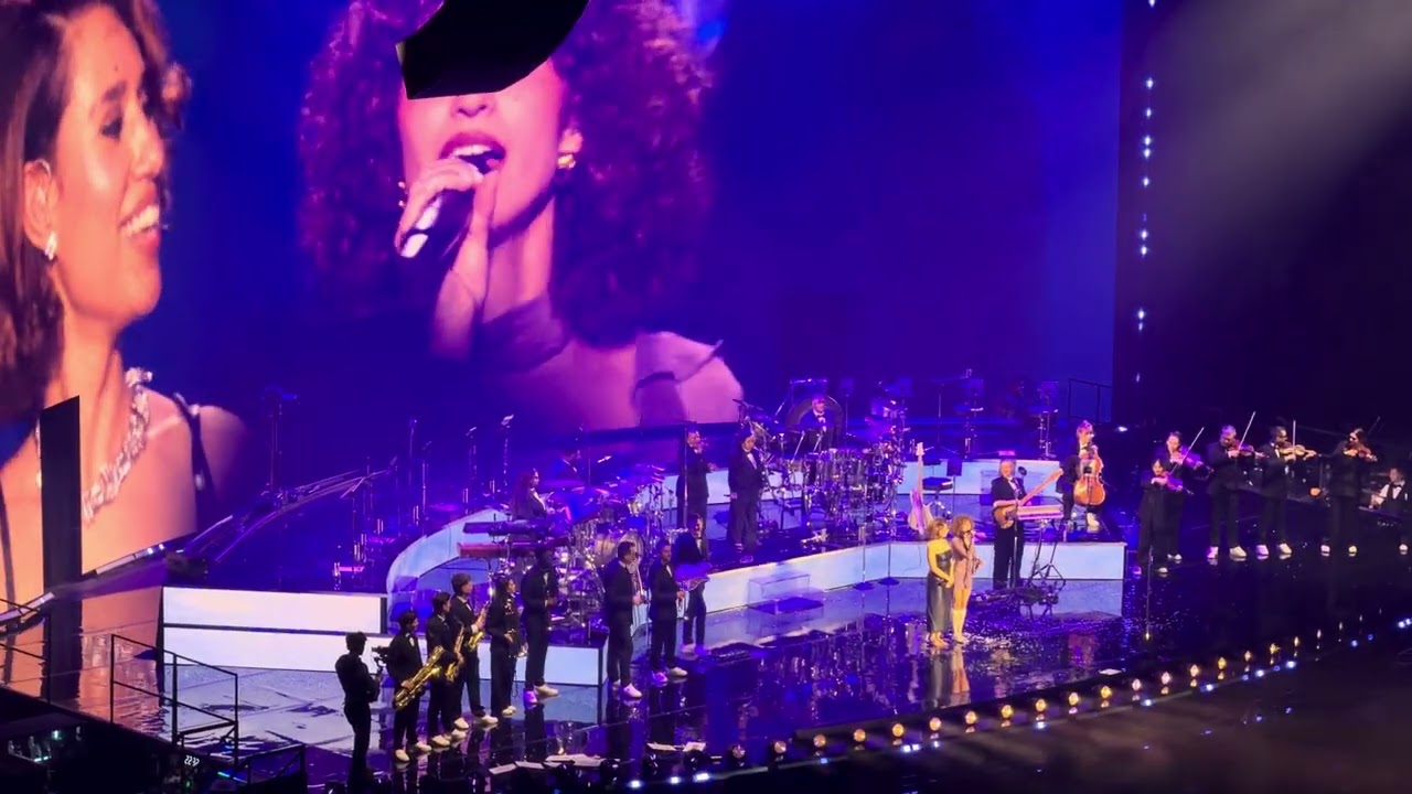 Raye: Finale with SISTERS ind Glasgow - live