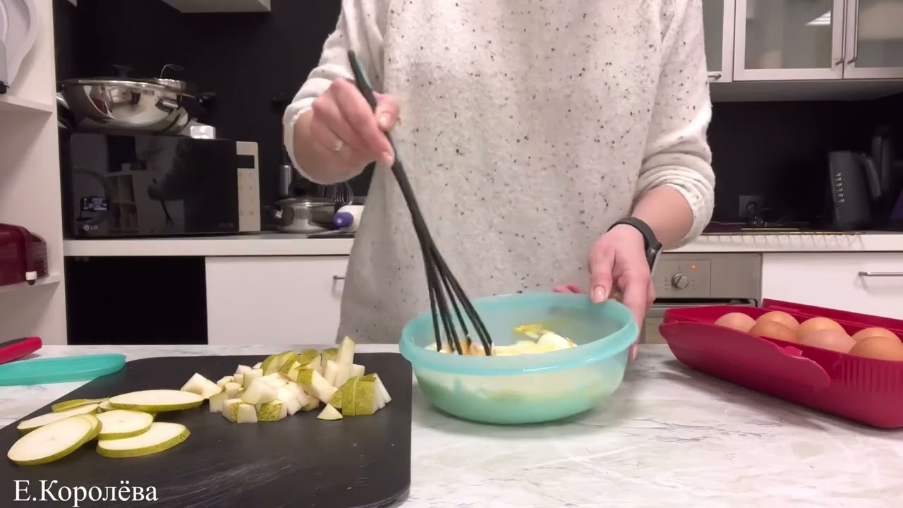 Пирог с грушей и сыром. Противень Tupperware