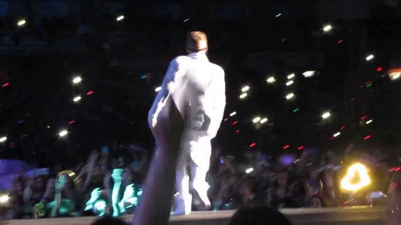 Justin Bieber - All Around The World @River Plate Stadium 09/11 HD (Desde FILA 5) LIVE