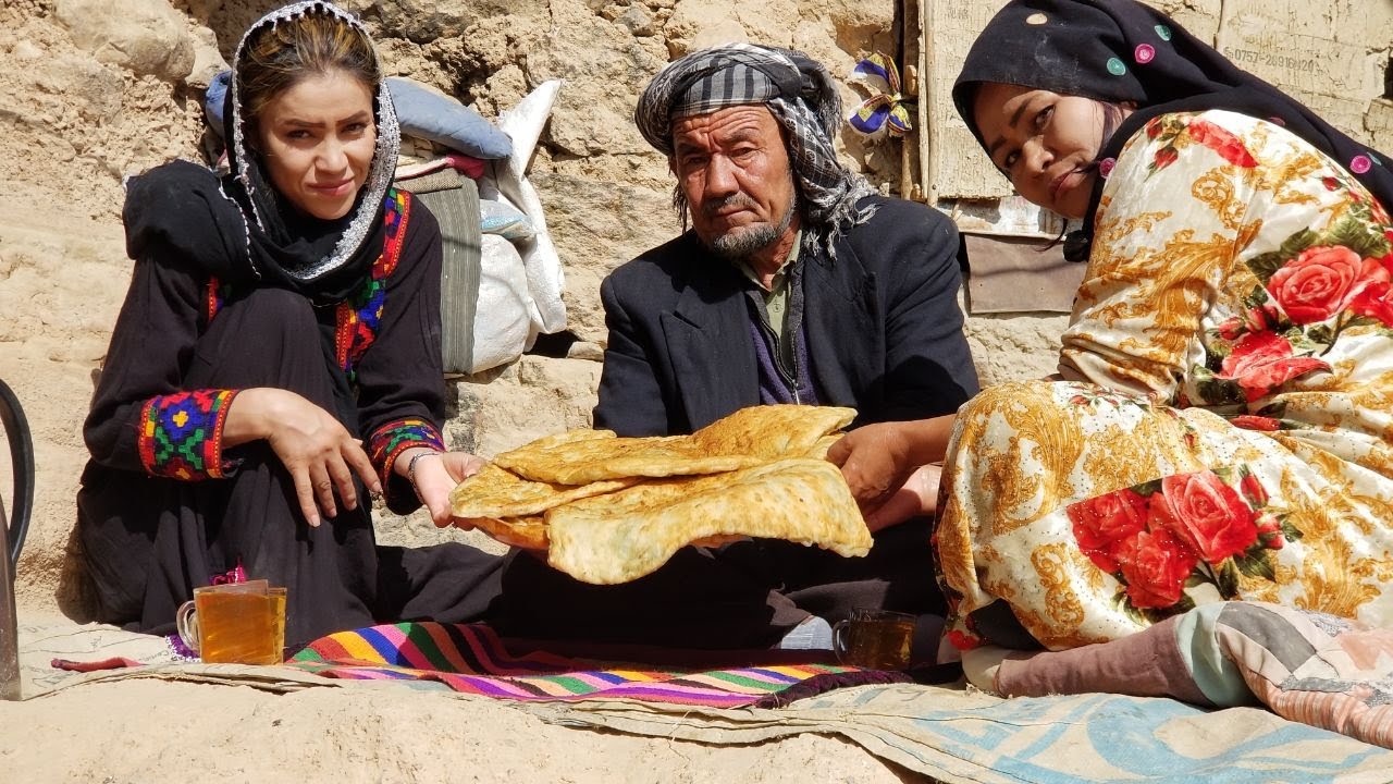 How to make Afghan Bolani (Potato Stuffed Bread) Village Life Afghanistan