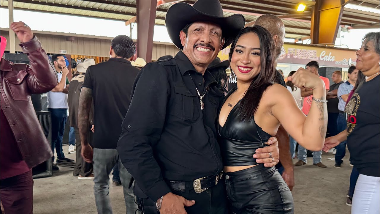 Baile en la pulga de Álamo Texas con Gonzalo y Cecilia