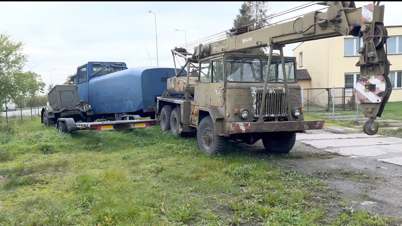 Rundgang Milit&auml;r Kran und Polizei Wasserwerfer