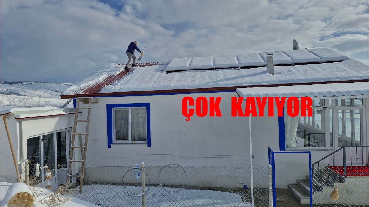KARLA MÜCADELEMİZ ÇOK TEHLİKELİ ÇATIDA PANEL TEMİZLİĞİ ÇOK KAYGAN