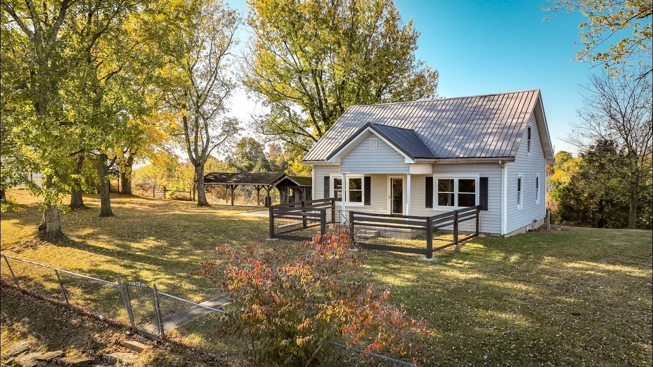 Small house 12 acre Farm Tour Barns + Pond, Real Estate Land for Sale in Kentucky