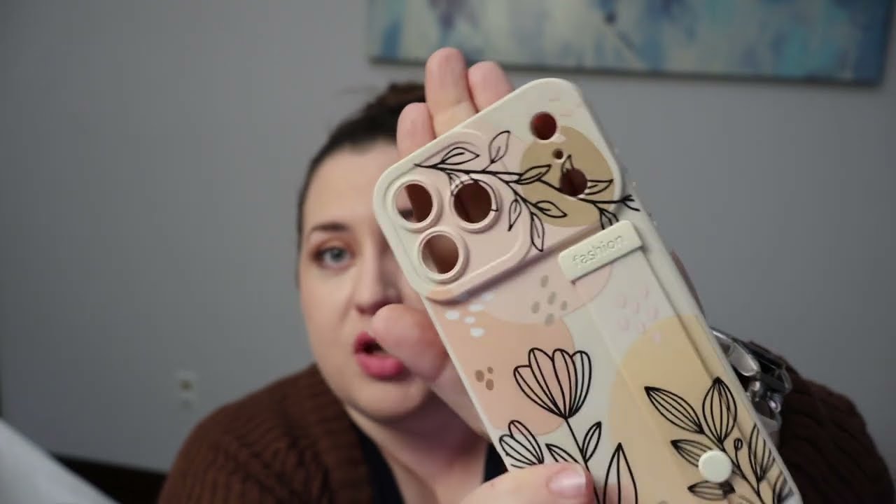 Как вам этот чехол для телефона? MOWIME — чехол для iPhone 17 Pro Max с ремешком для пальца.