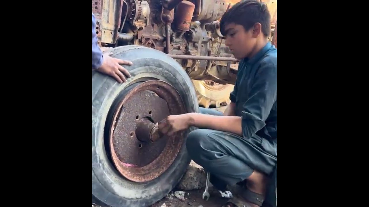 Purane tractor ki marmmat 480 feat, pak Autos marketing