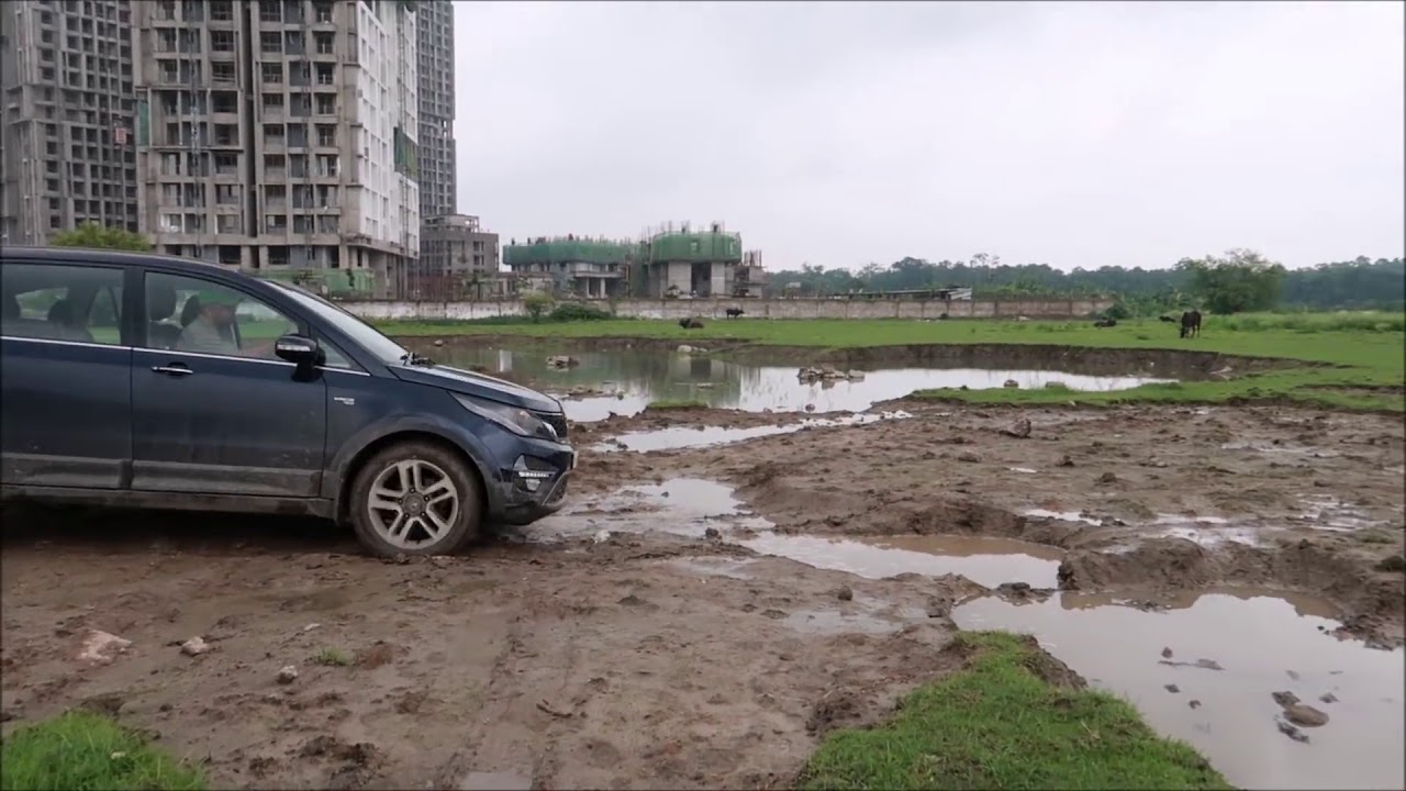 Tata Hexa XT in Stuck, full Offroading