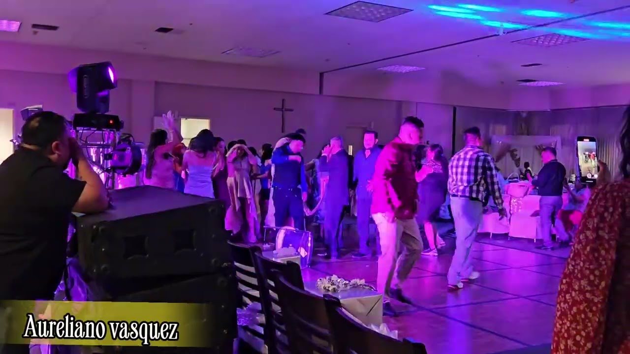 Asi nomas disfrutando una boda en salinas California  estilo de puebla México 