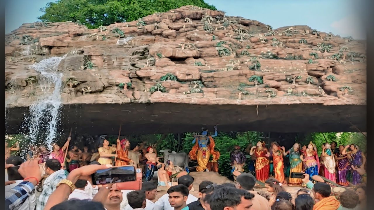 😍देखिए कैसे भगवान कृष्ण जी ने गोवर्धन पर्वत उंगली पर उठाया!