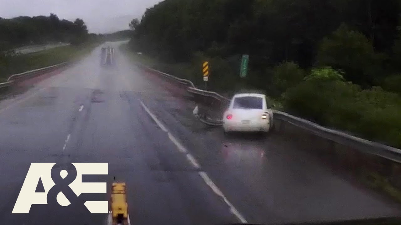 High-Speed HYDROPLANE Hit-and-Run | Road Wars | A&E