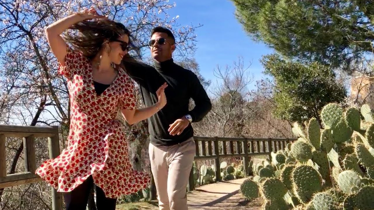 Ramses Sariol y Adriana Cid bailando casino en la dehesa de la villa