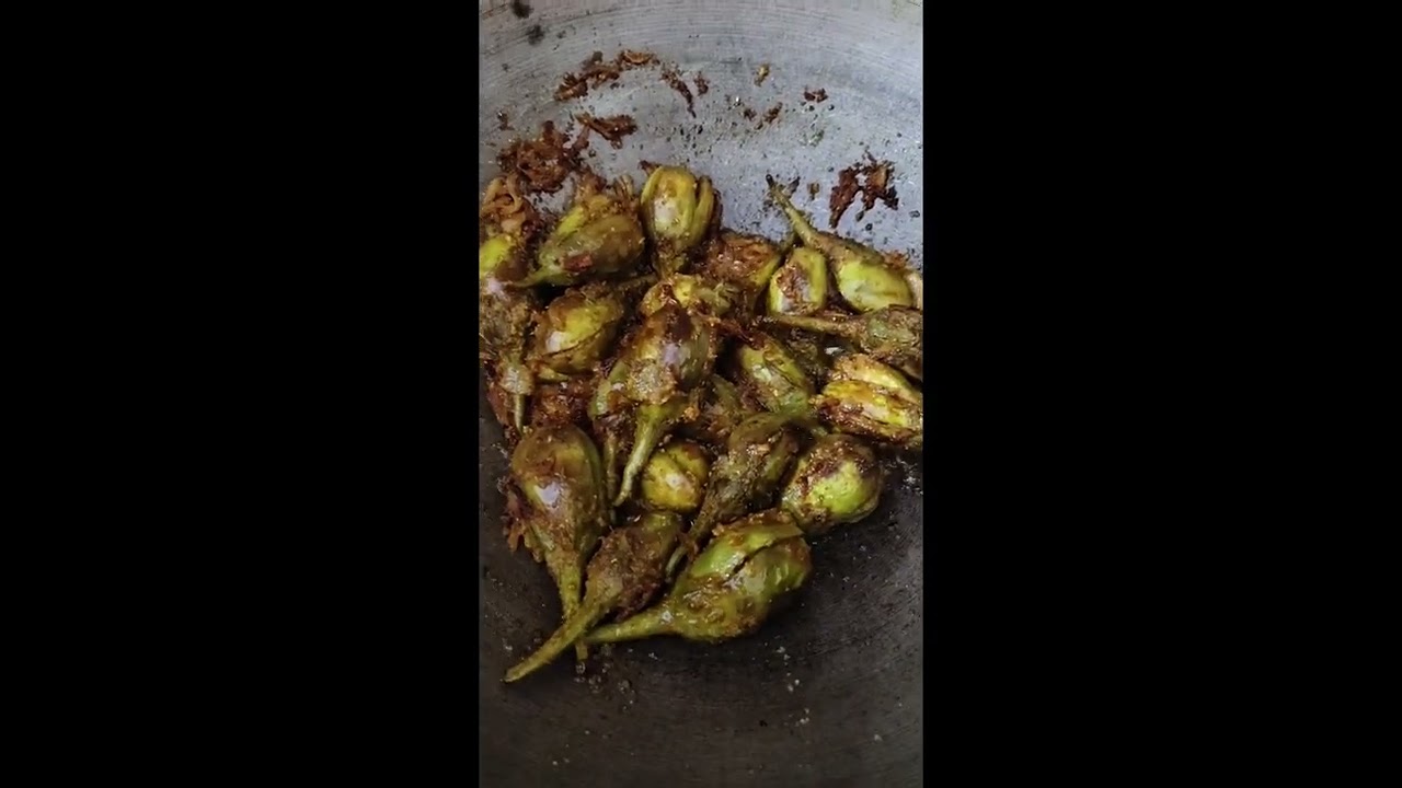 గుమగుమలాడే గుత్తి వంకాయ  కర్రీ.... 😋😋.......