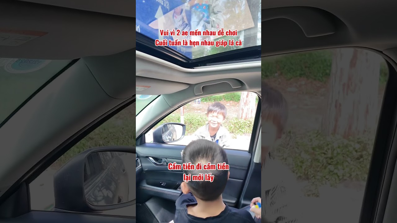 Cậu bé bán vé số gặp chú và em