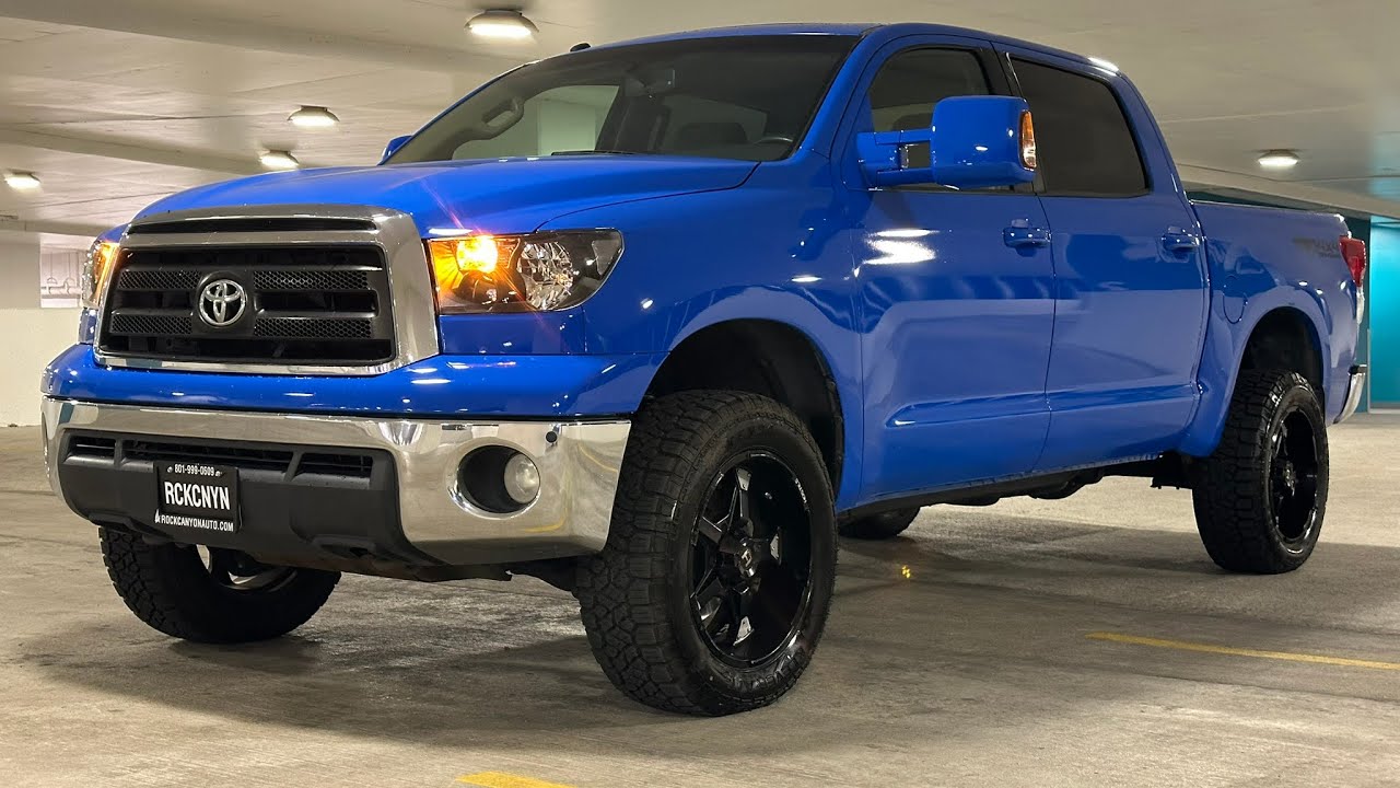 2010 Toyota Tundra SR5 5.7 161 тыс. миль 4x4 Синий