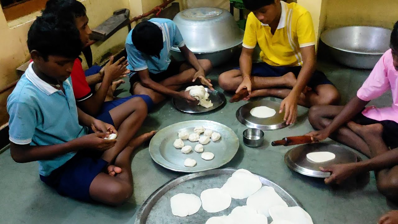 Chicken Puri  ....R.K.MISSION B.C .BBSR