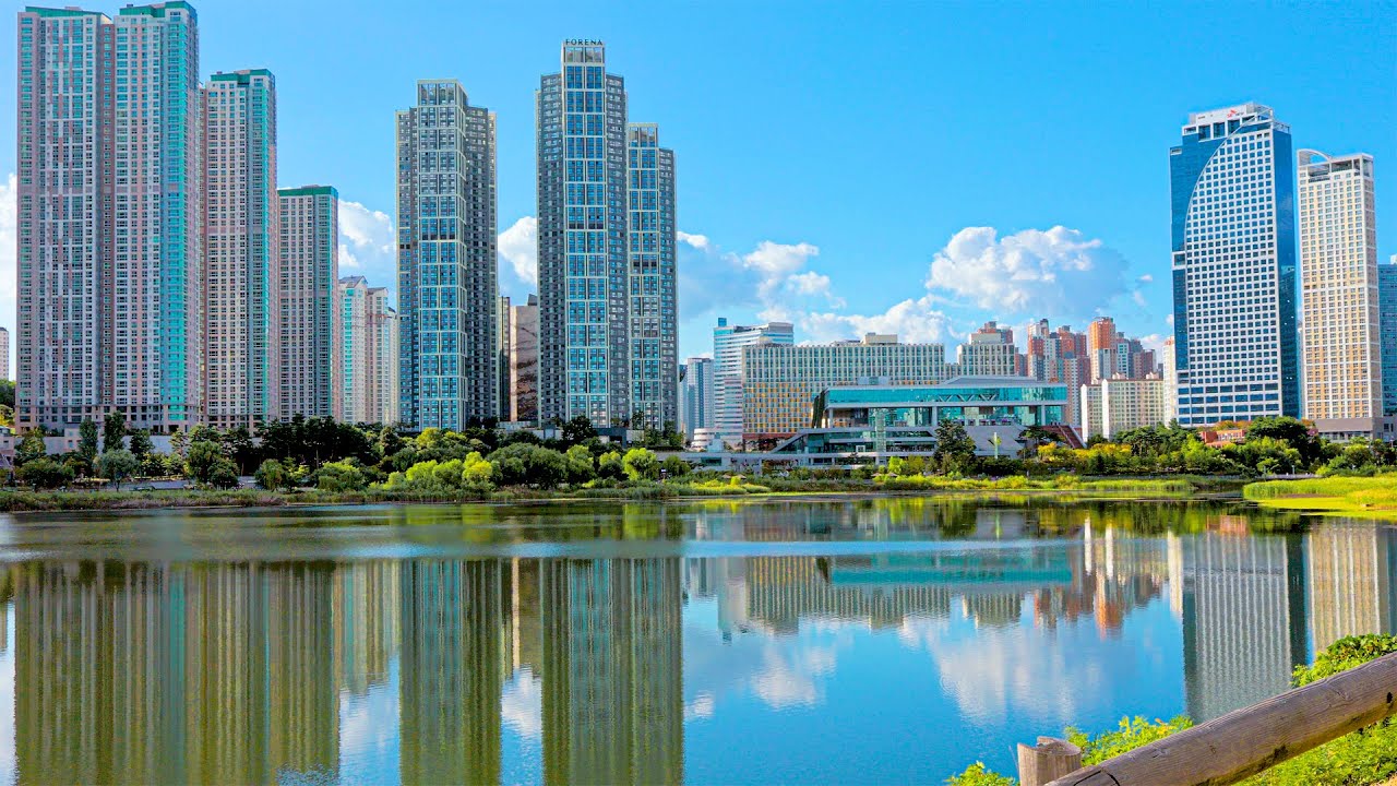 [4K] A beautiful & happy walk around Korea's huge new town & lake park  /  Relax  /  Stroll  / Suwon