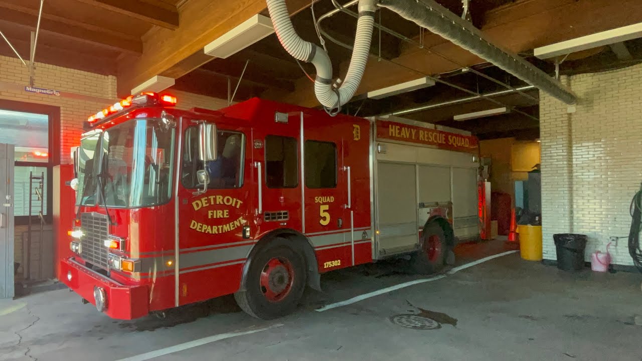 Detroit FD S-5 Responding (COMMERCIAL BOX ALARM)