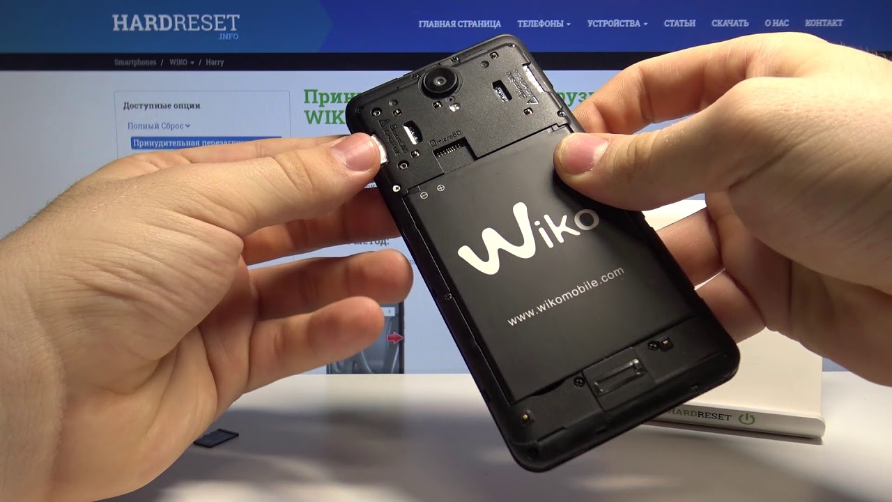 Установка SIM-карты и карты памяти на Wiko Harry / Как вставить симку и флешку в Wiko Harry?