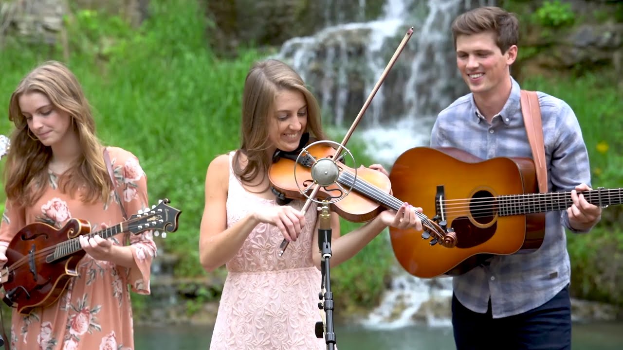 Falling for You - The Petersens (LIVE) - A Katie Original