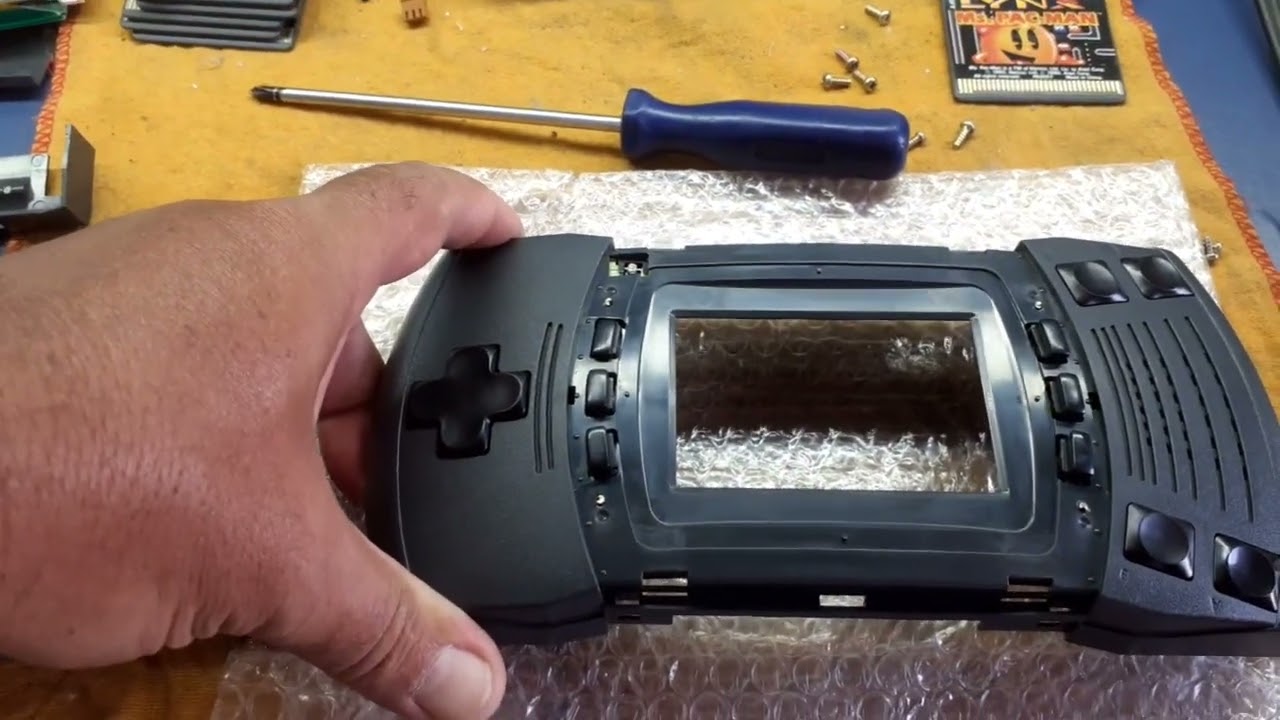 Atari lynx 2 recap e troca lcd e tensão energia revisão geral