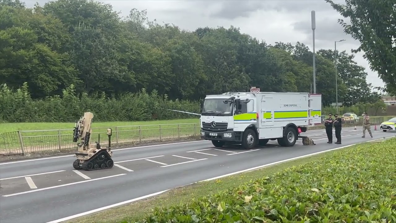 Bomb Squad seal off part of Southern Way in Harlow