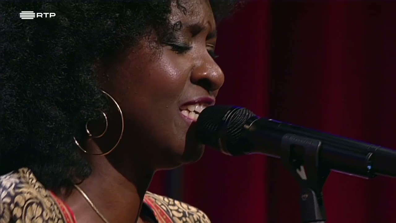 Isabel Novella - Amanhecer | Miradouro da Lua - 2024