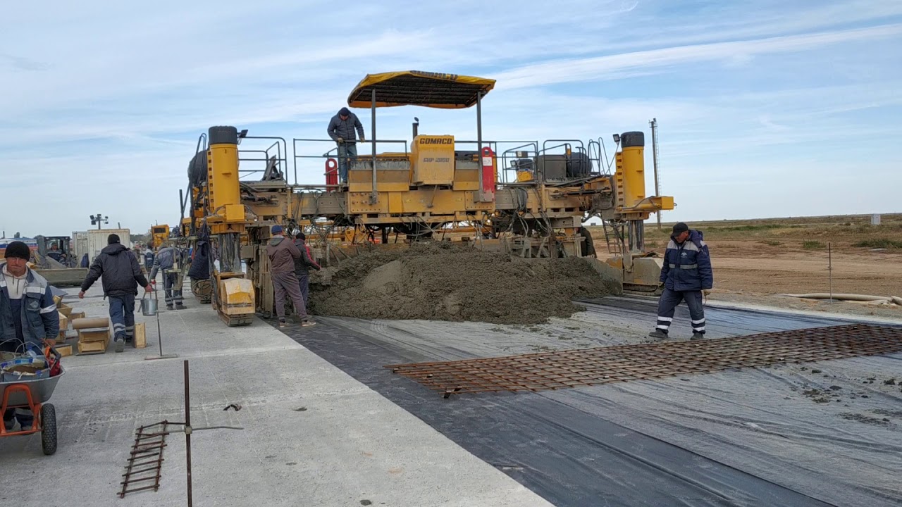 Строительство дорог и аэродромов. Gomaco GHP 2800