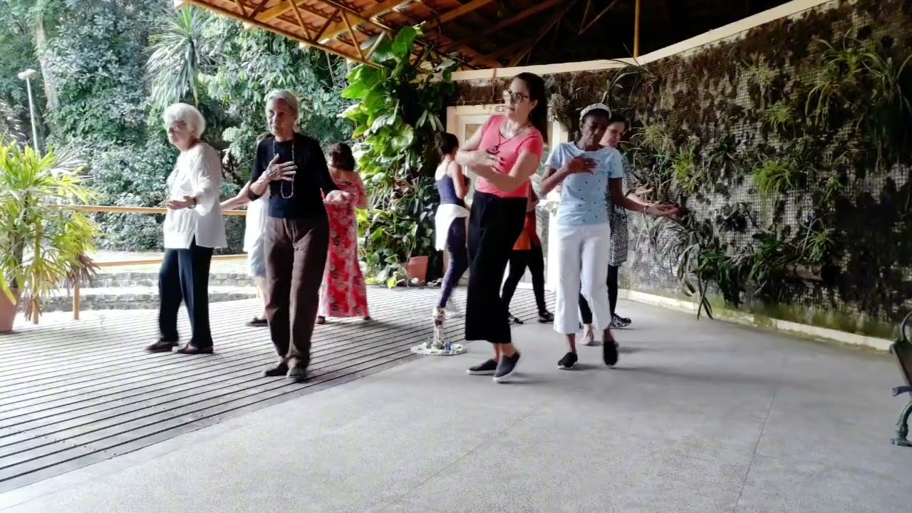 Dança Circular: A Igrejinha de São Damião 