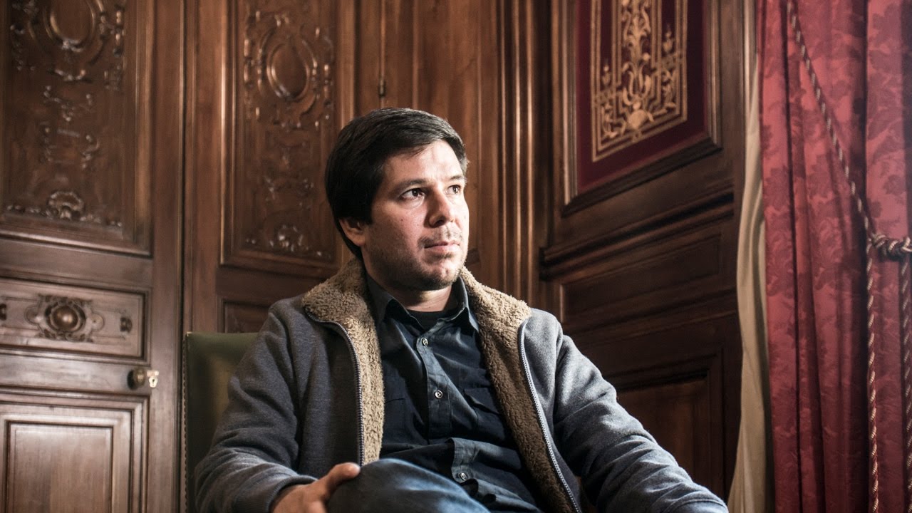 Renato Cisneros y su novela 'La distancia que nos separa'
