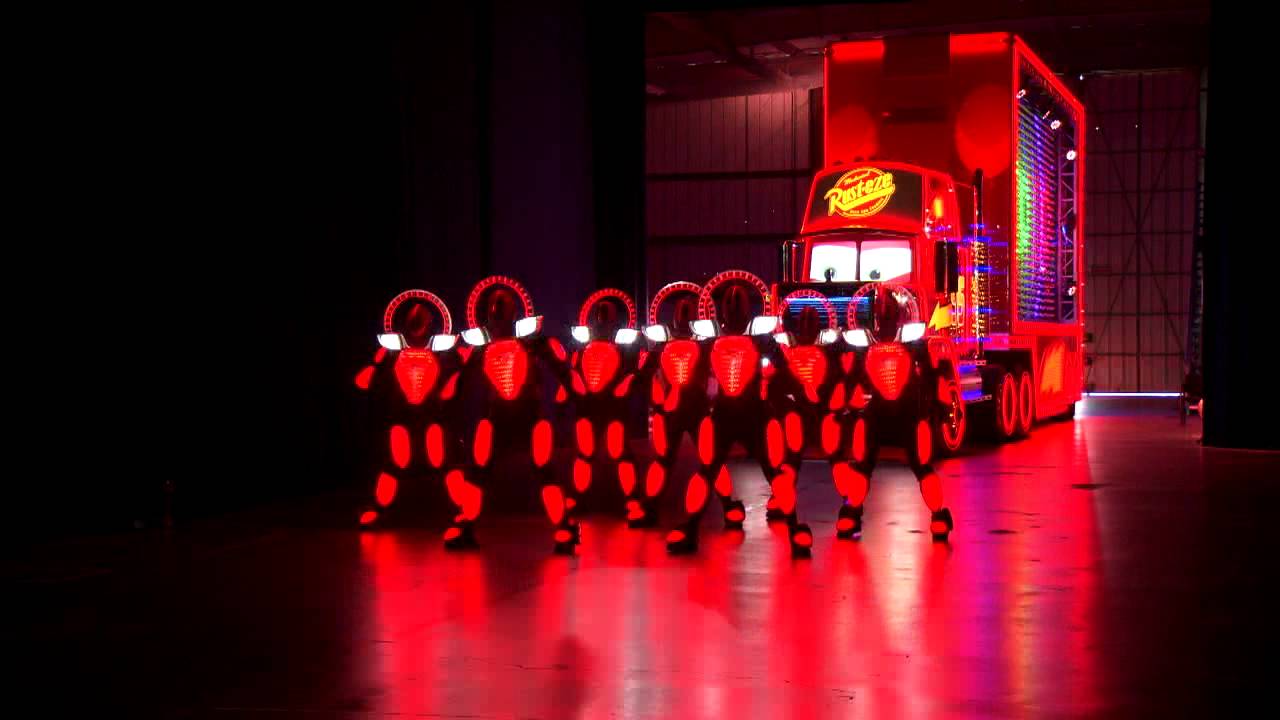 Preview of Disneyland's Paint the Night Parade