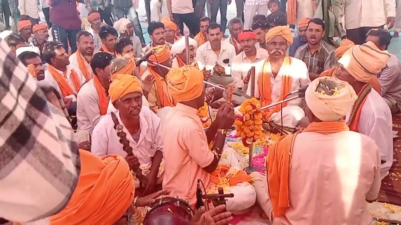 भजन कीर्तन की कथा ग्राम झकेला में गंगाराम महाराज नंगरू महाराज कानू महाराज एवं अलग प्रकार के भक्ति