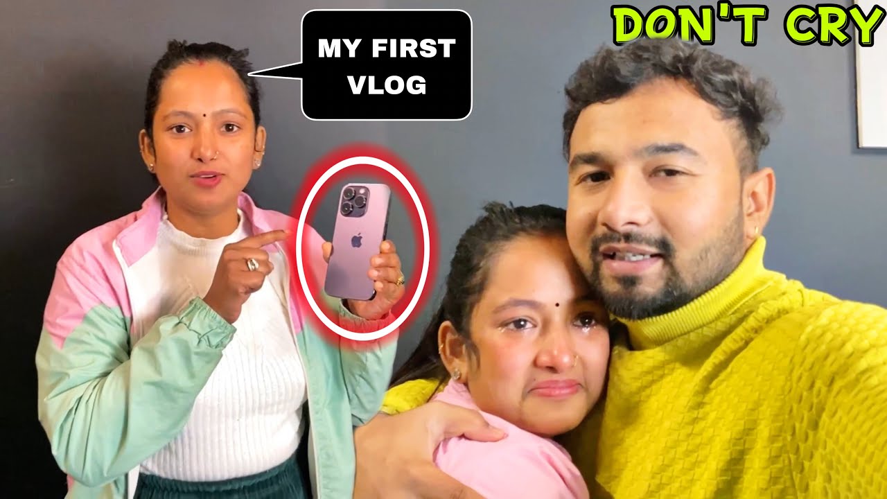 Finally she got her I PHONE 14 PRO || Why she is crying ?? || Got emotional in vlog #couplevlogs