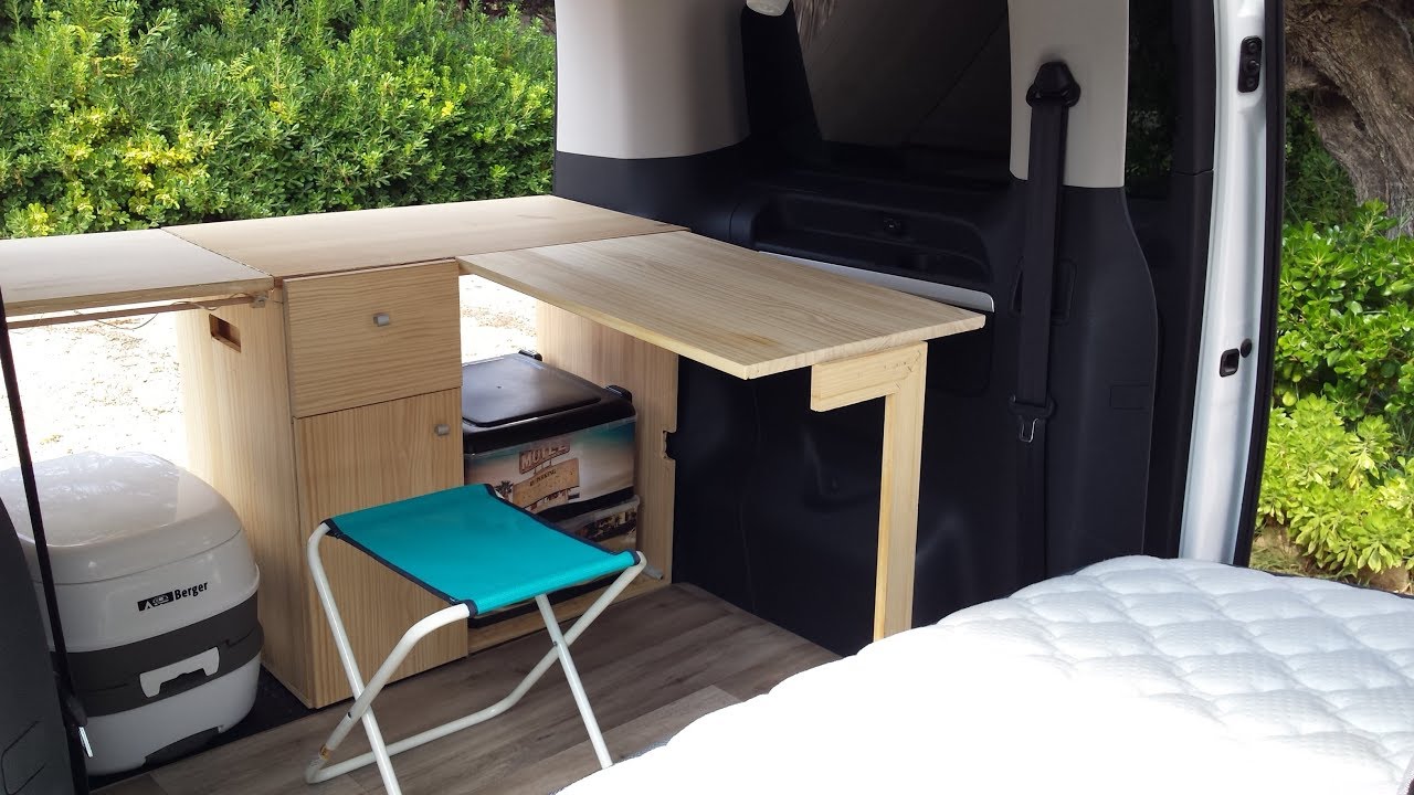 Mueble CAMPER con MESA, NEVERA y WC