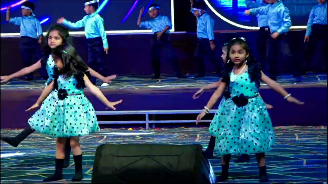 Day 1 Dance by UKG Rose Retro se Metro on ANNUAL DAY SRN MEHTA CBSE SCHOOL KALABURAGI