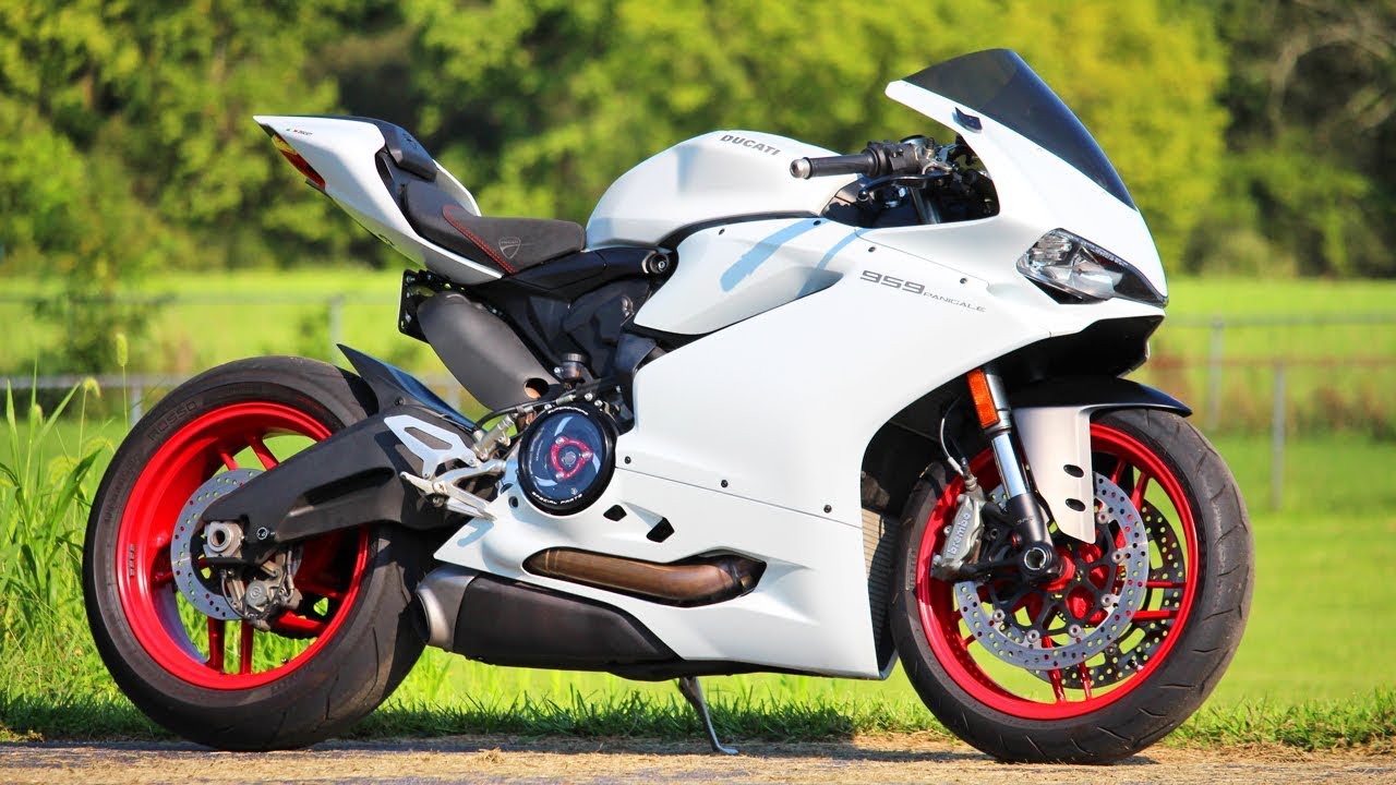 Episode 5 - A Fresh Set of Tires for the Panigale