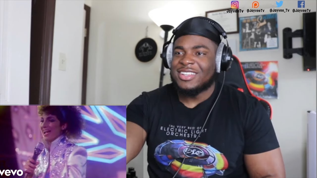 GOT ME MOVING!| Gloria Estefan, Miami Sound Machine - Conga REACTION