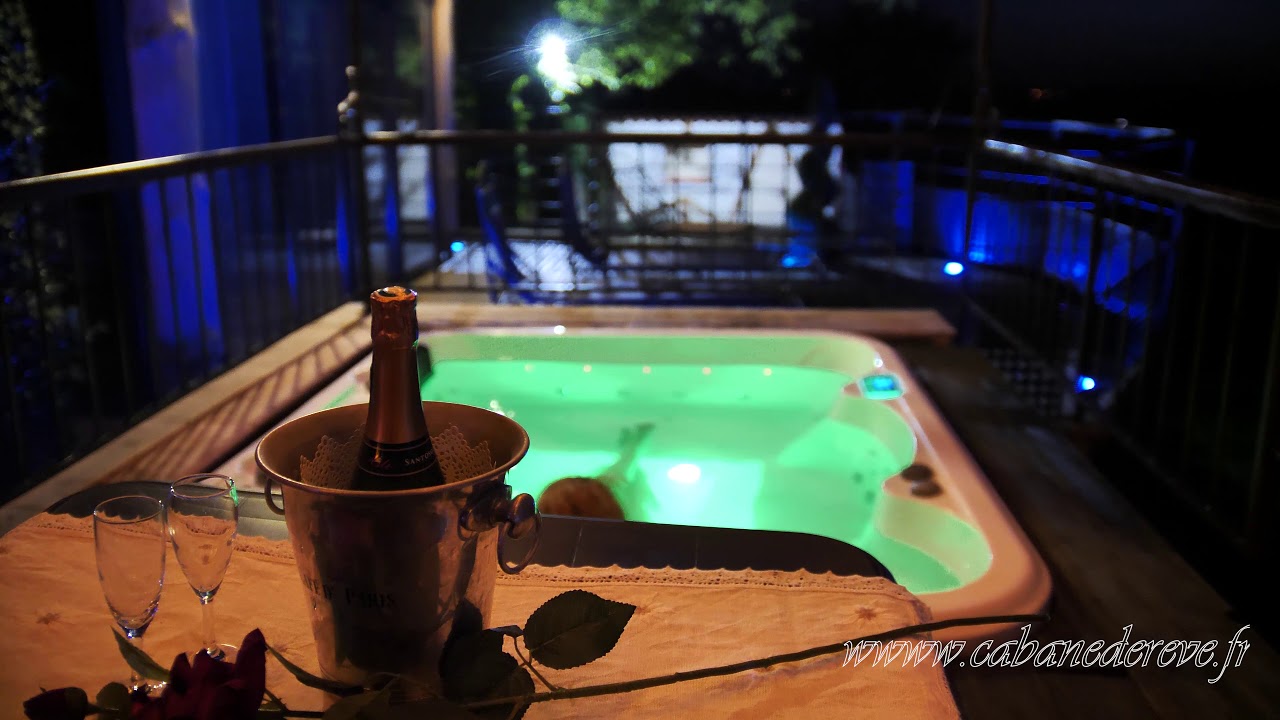 CHALET EN RONDIN AVEC SPA (h&eacute;bergement insolite)