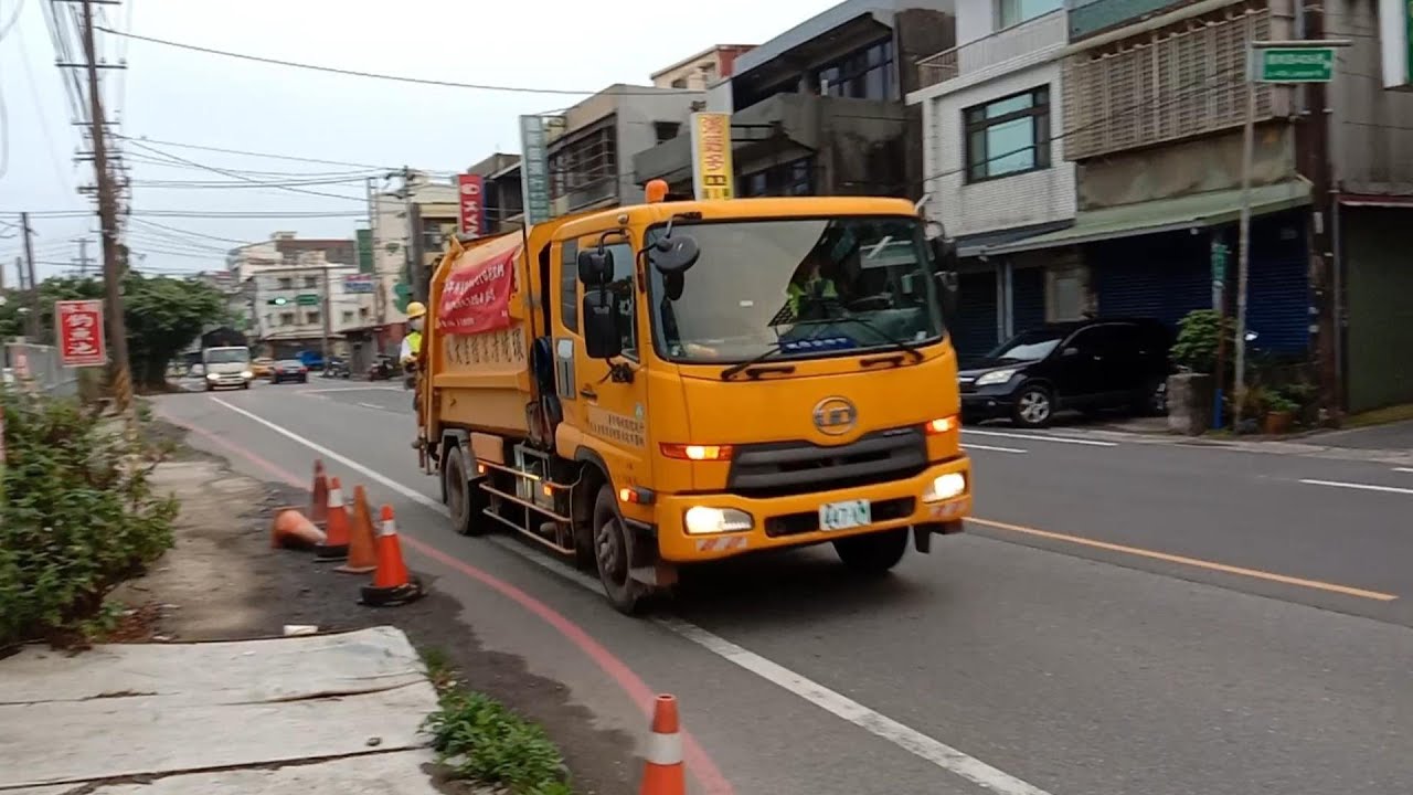 八德區隊垃圾車447-VM，資收車KEE-3250