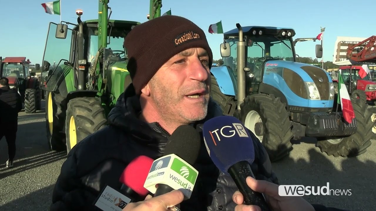 AGRICOLTORI IN RIVOLTA A CROTONE