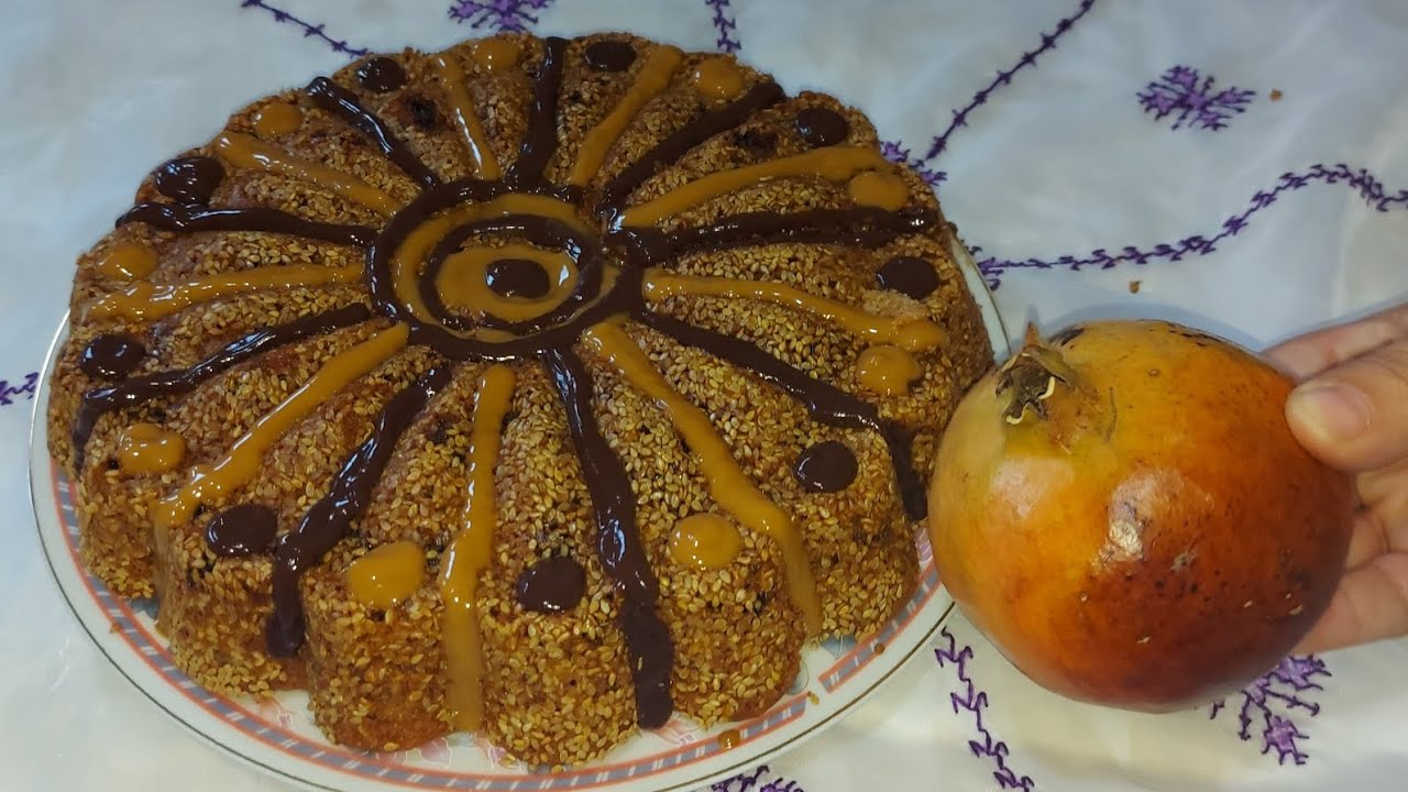 كيكة عائلية🍷 بالرمان كتجي خطيرة فالشكل والمضاق روعة😋 ساهلة فالتحضير المقادير جد بصاط
