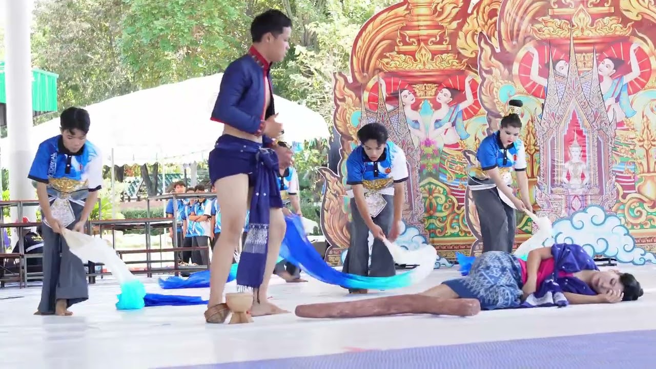 กองเชียร์และเชียร์ลีดเดอร์คณะสีน้ำเงิน