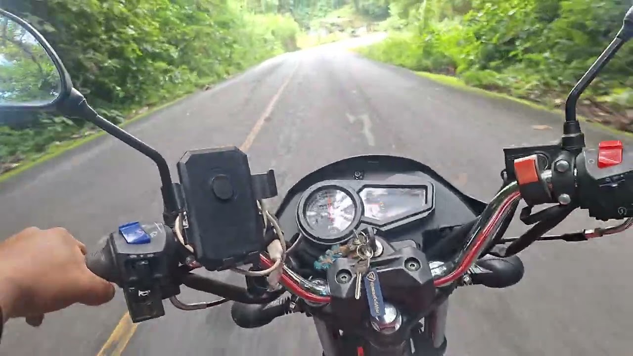 ft200 2024 roja en CARRETERA TLAPACOYAN  - EL ARCO  #italika #motorcycle #motovlog #paisaje #travel
