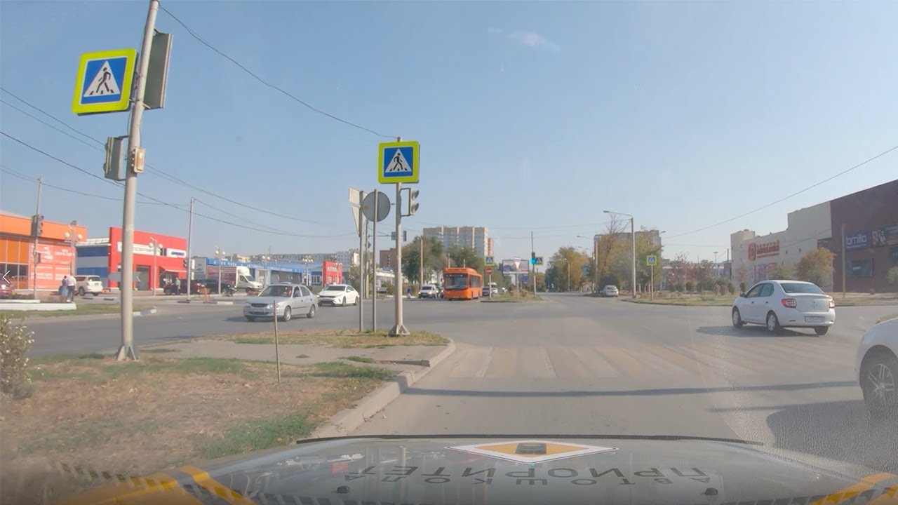 На регулируемом перекрестке совершить разворот