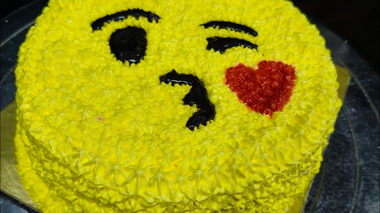 EMOJI THEME CAKE II STRAWBERRY CAKE II DESIGN II BIRTHDAY CAKE II 🎂🎂