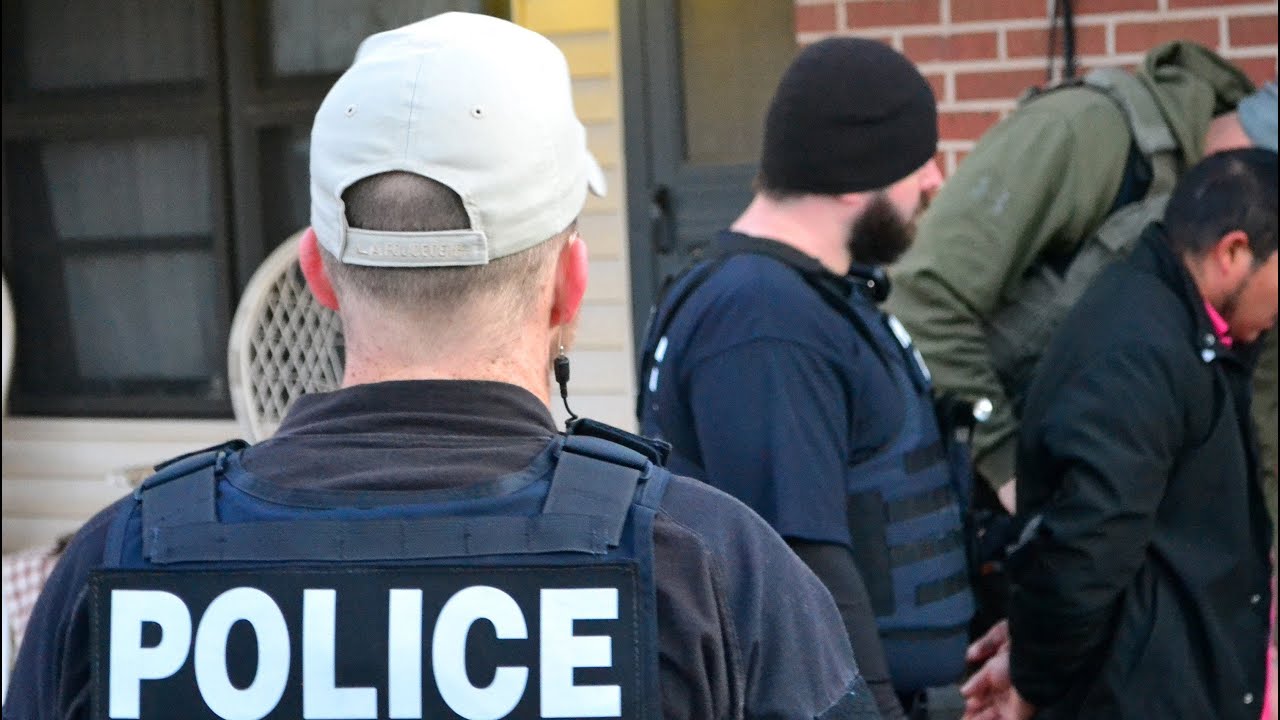 A debate over warrant requirements is at the center of the partial government shutdown