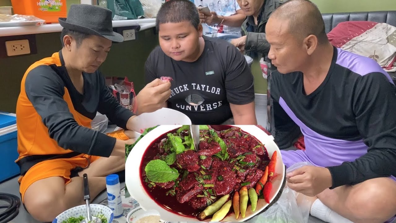 พี่หม่ำ จ๊กมก น้องเฮอริเคนกินก้อยขม ลาบหมู บรรยากาศกินข้าวล้อมวง #สะแตกแดกตับ