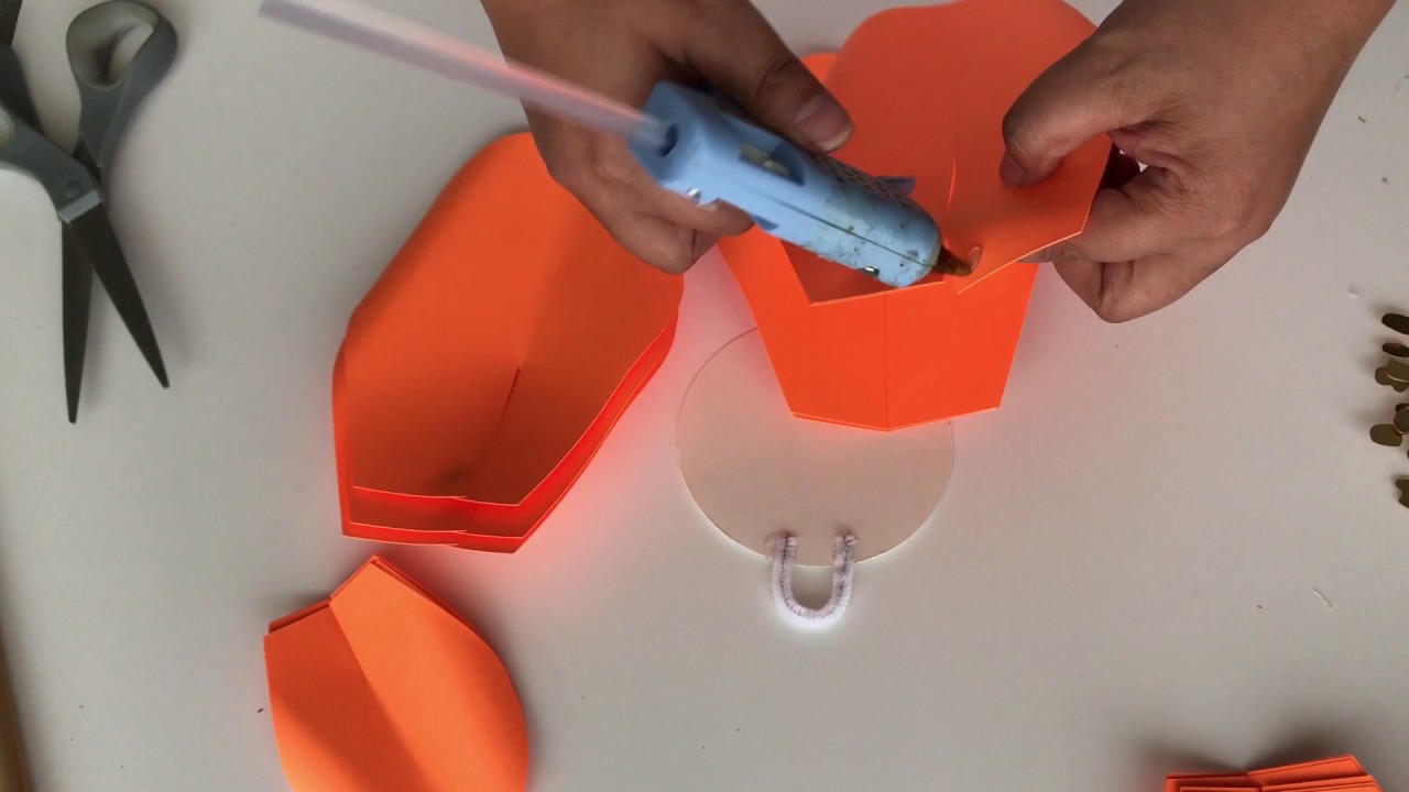 Beginners Guide on How to Easily Assemble Giant Paper Flowers
