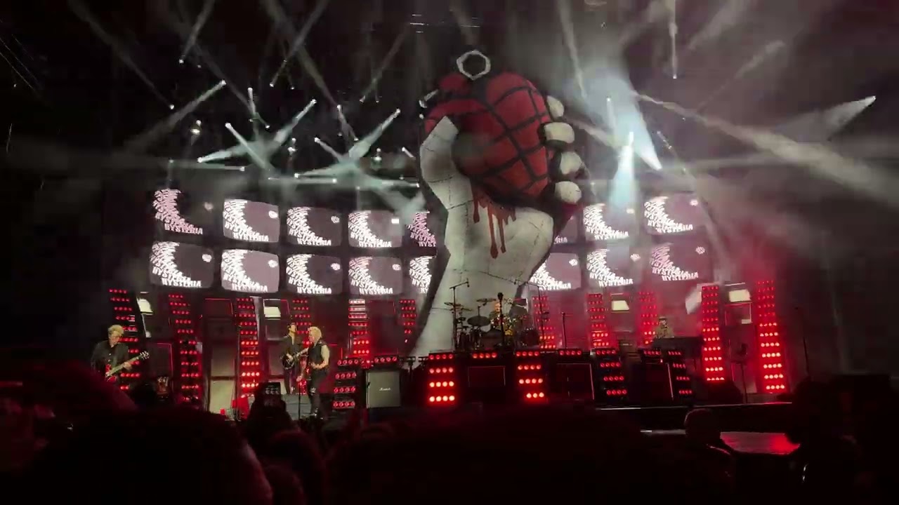 Green Day - American Idiot (w/ Brain Stew outro) live Sydney Australia 2025